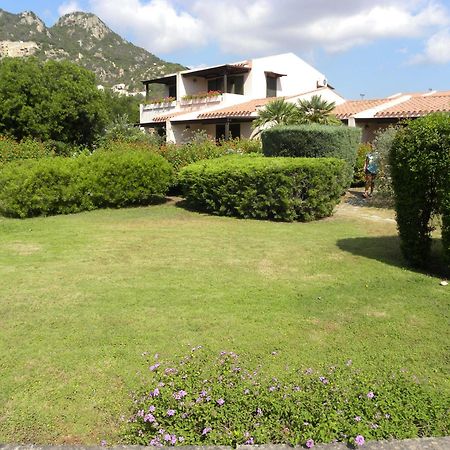 Albaruja Hotel Costa Rei Bagian luar foto