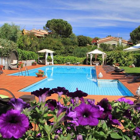 Albaruja Hotel Costa Rei Bagian luar foto