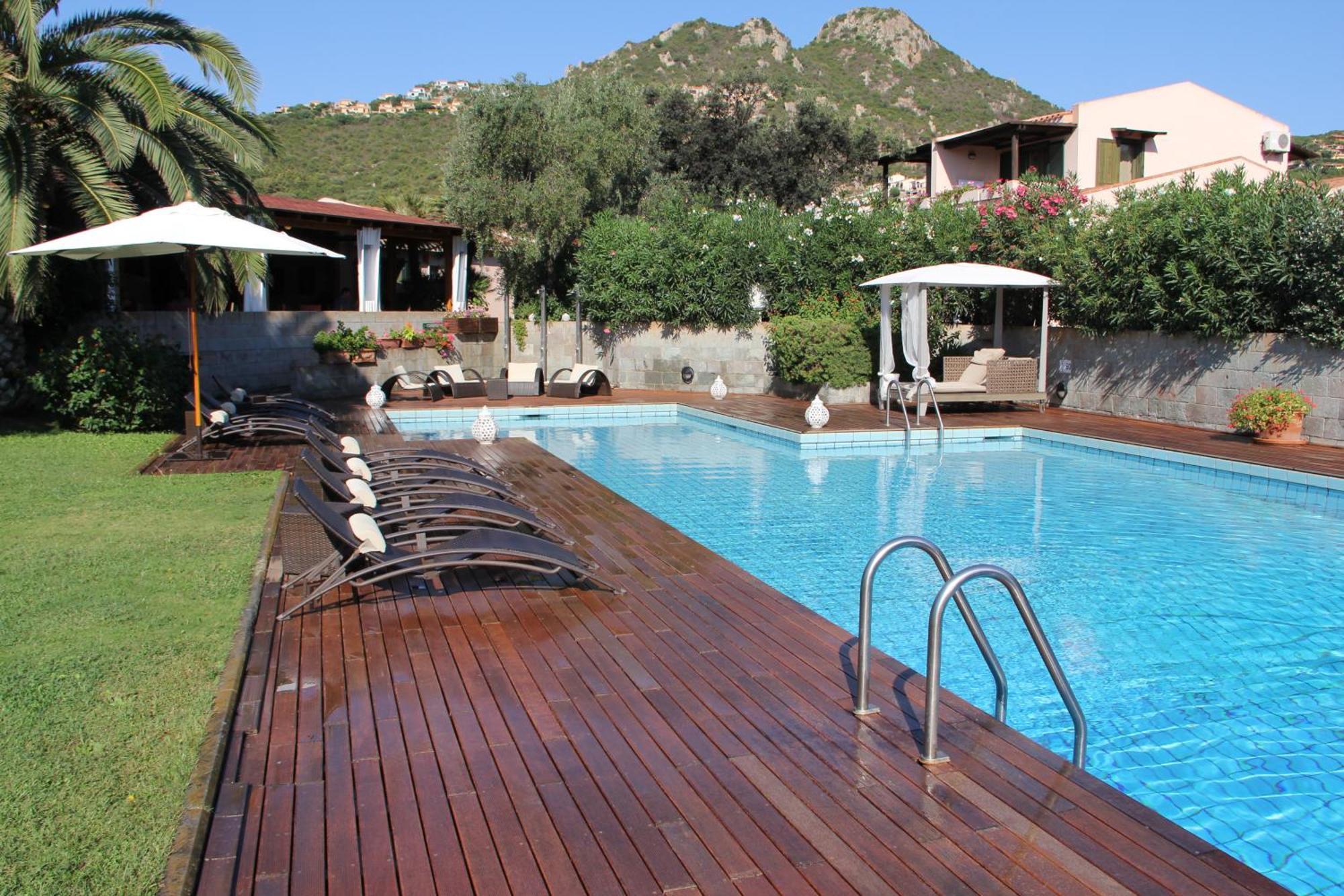 Albaruja Hotel Costa Rei Bagian luar foto