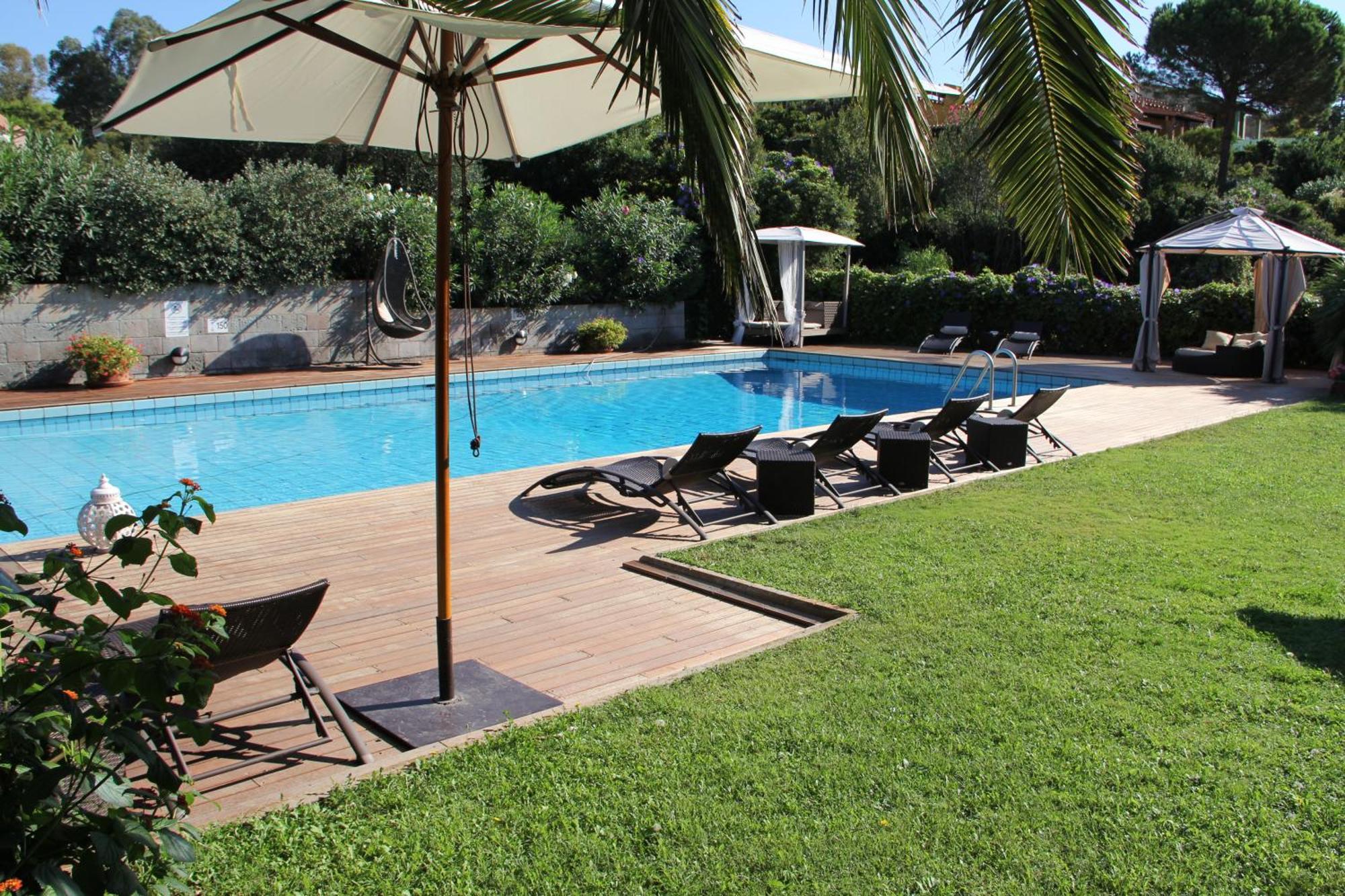 Albaruja Hotel Costa Rei Bagian luar foto