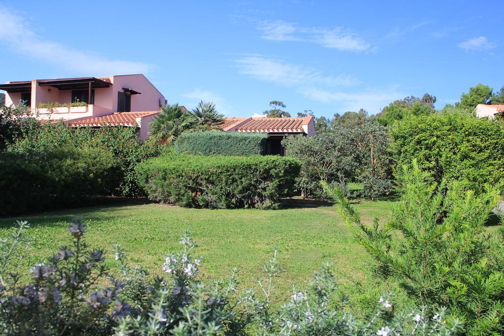 Albaruja Hotel Costa Rei Bagian luar foto