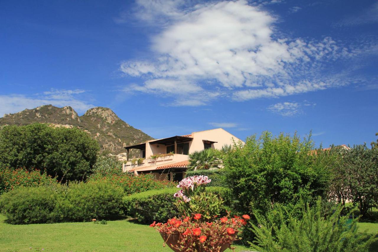 Albaruja Hotel Costa Rei Bagian luar foto