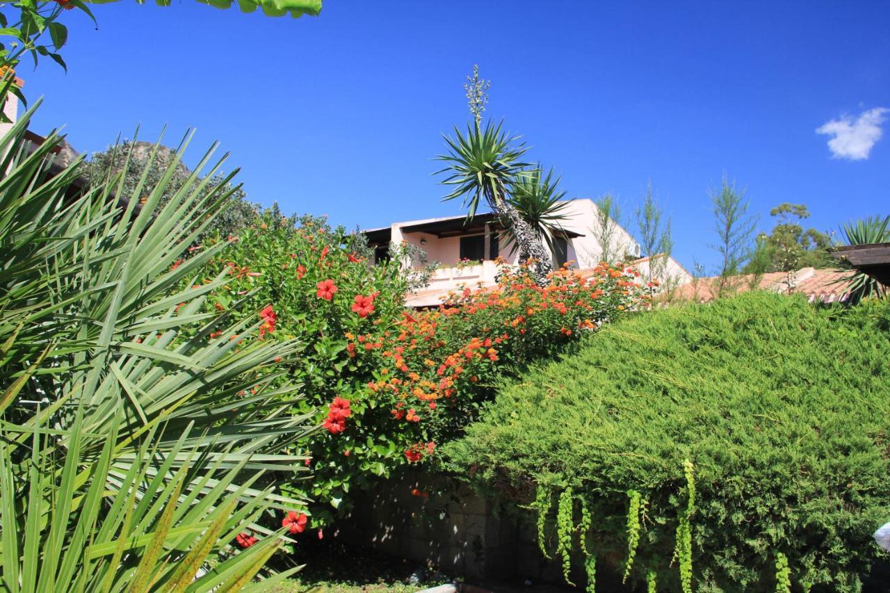 Albaruja Hotel Costa Rei Bagian luar foto